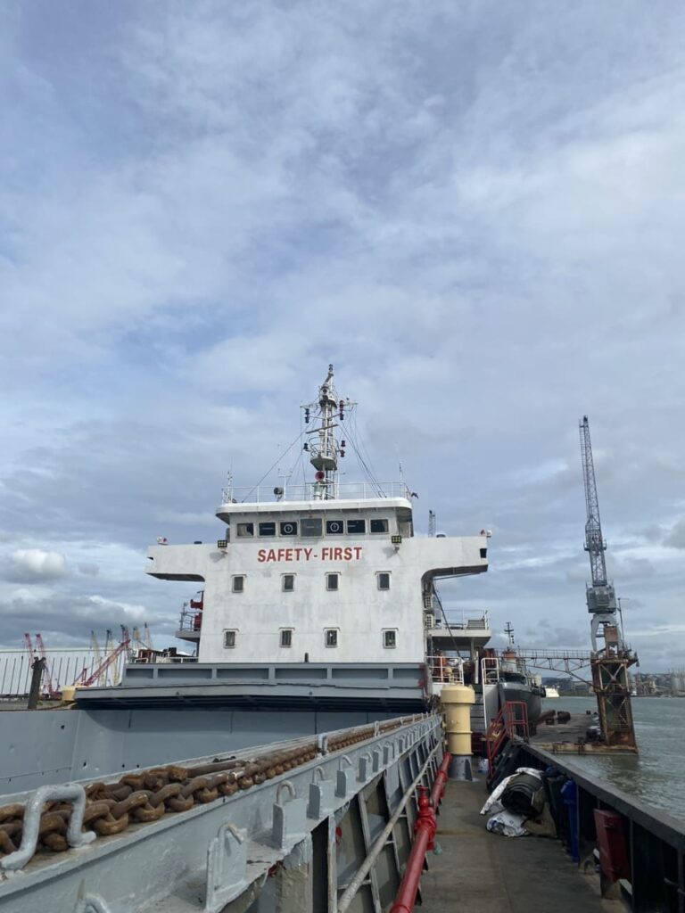 Điện Tàu Thuỷ Lập Anh Anh 33